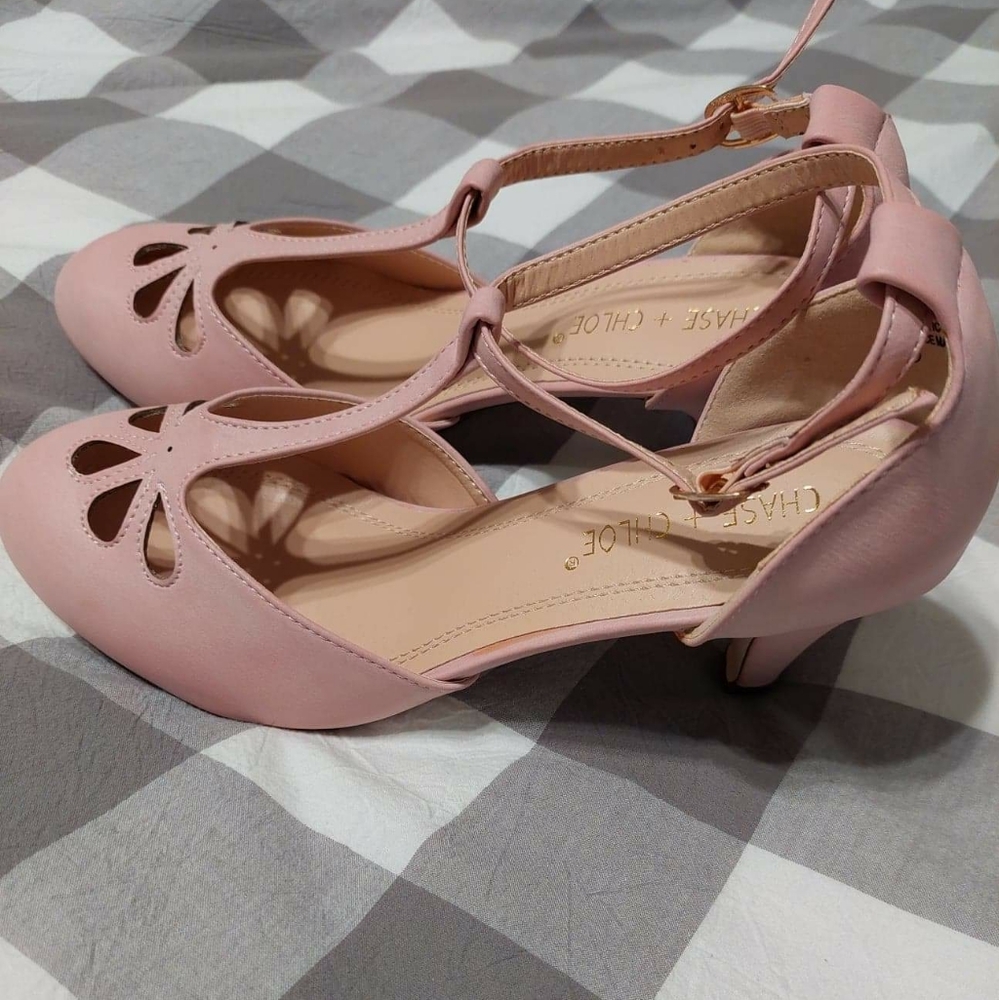 Pink chase and Chloe pumps